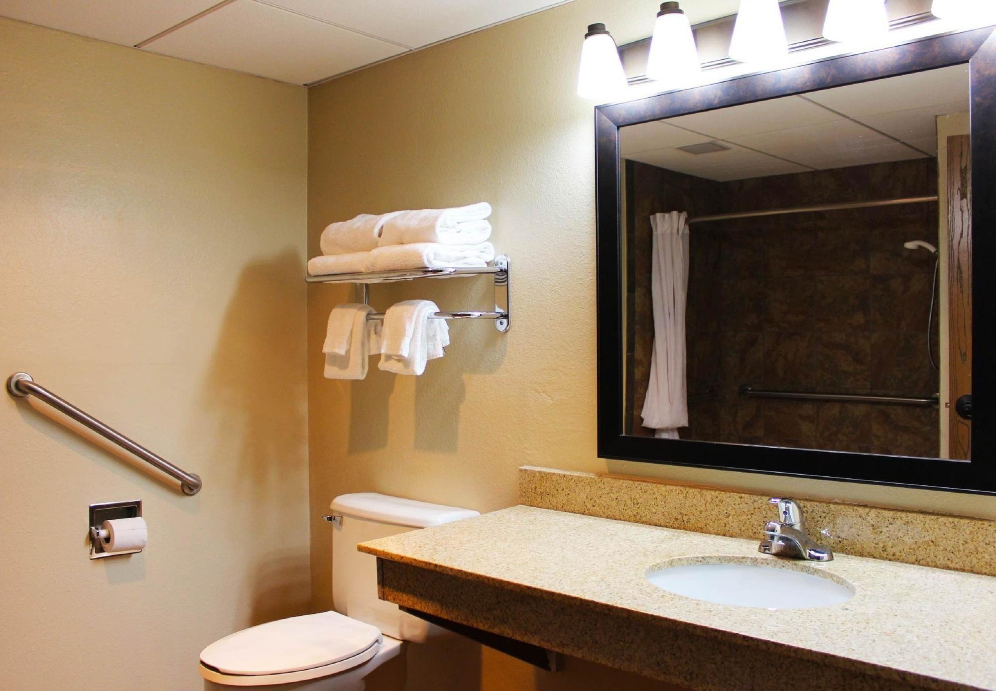 Revel Hotel Minot - Surestay Collection By Best Western Εξωτερικό φωτογραφία