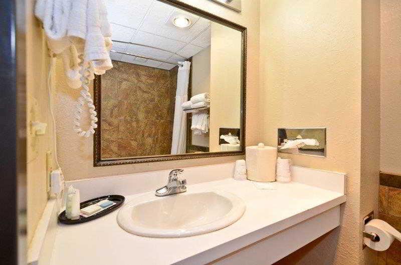 Revel Hotel Minot - Surestay Collection By Best Western Εξωτερικό φωτογραφία
