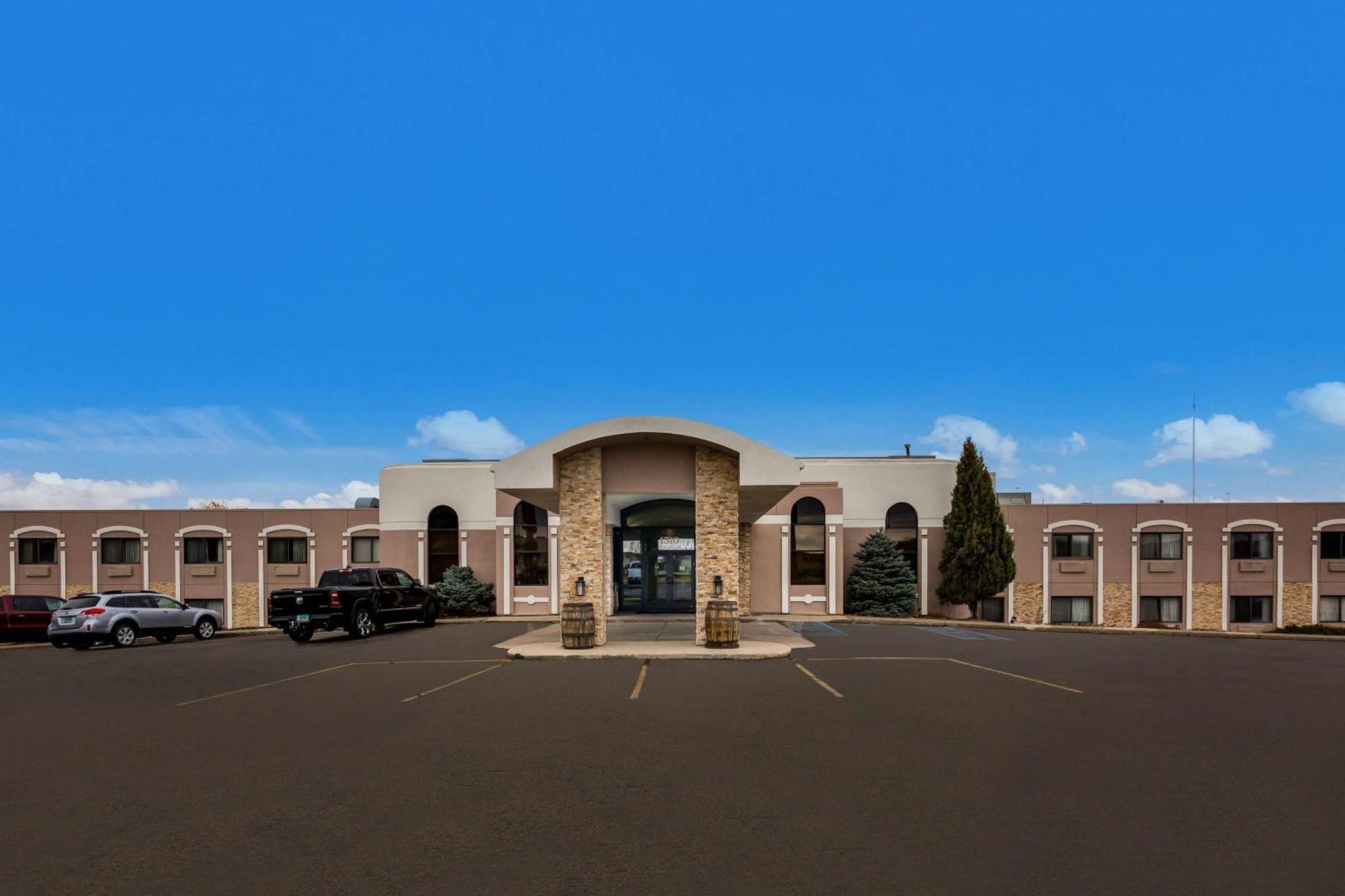 Revel Hotel Minot - Surestay Collection By Best Western Εξωτερικό φωτογραφία