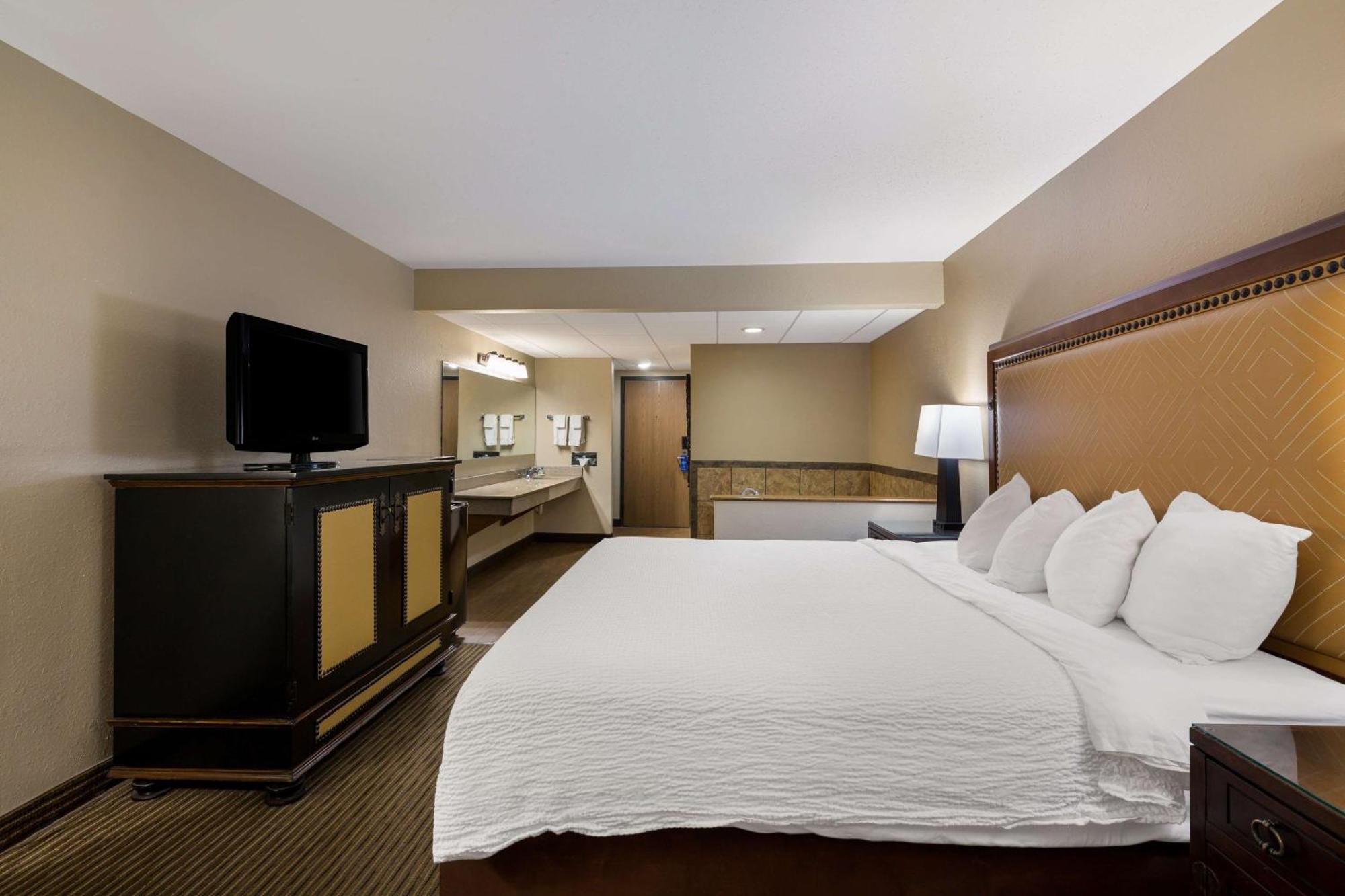 Revel Hotel Minot - Surestay Collection By Best Western Εξωτερικό φωτογραφία