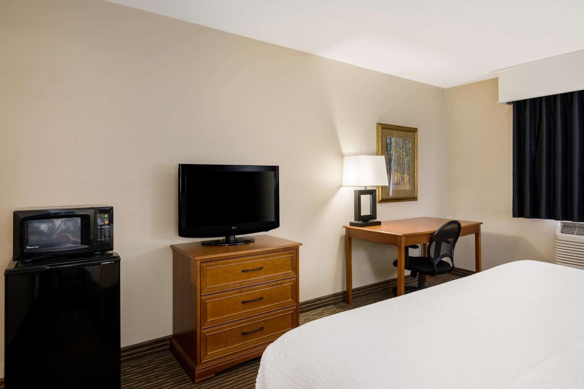 Revel Hotel Minot - Surestay Collection By Best Western Εξωτερικό φωτογραφία