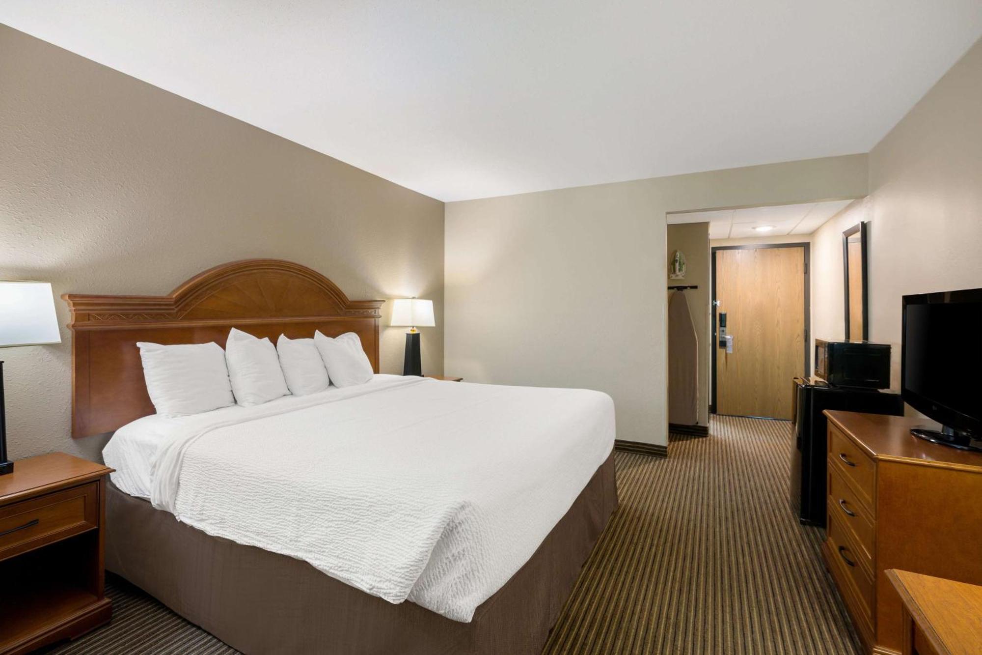 Revel Hotel Minot - Surestay Collection By Best Western Εξωτερικό φωτογραφία