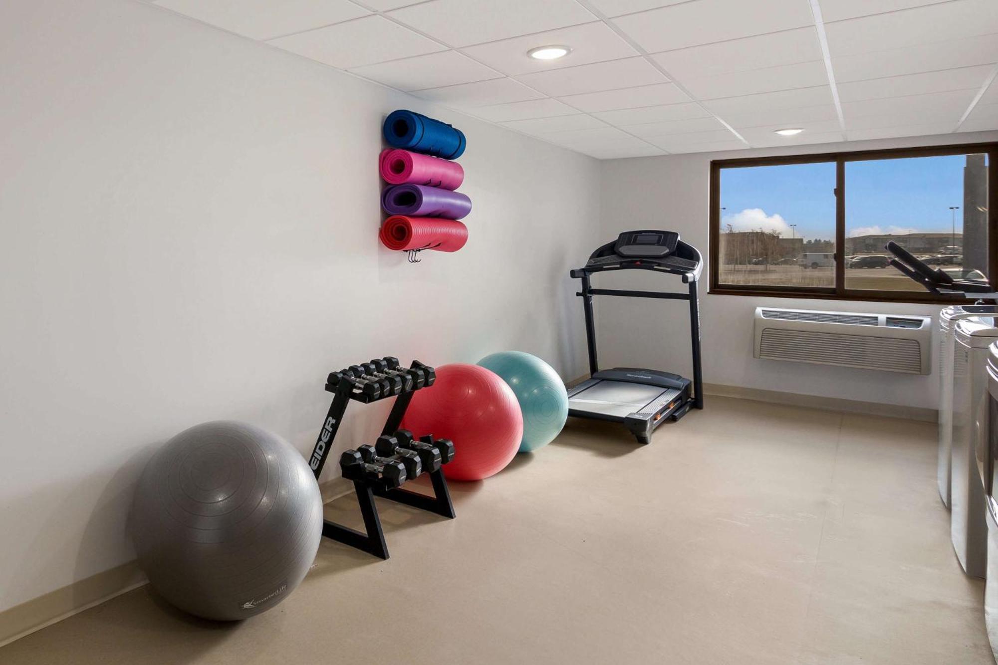 Revel Hotel Minot - Surestay Collection By Best Western Εξωτερικό φωτογραφία